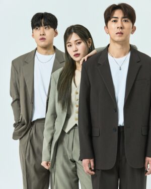 Kim Won-hun Instagram - 의상컨셉이 어떤 청인지 정확히 말해줬어야지
너네 카톡방 따로 있지?