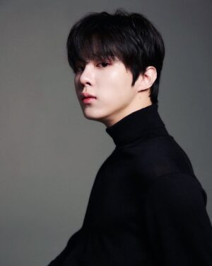 Kim Woo-seok Instagram - 日本のみなさん、お元気ですか〜？今回はとても嬉しいお知らせがあります。なんと！6月に僕のファンミーティングの開催が急遽決定しました！🥳6/14（東京）・6/16（大阪）です！詳細は後日発表しますので楽しみにしててくださいね。🫶

###
일본 팬 여러분, 깜짝 소식이 있습니다. 6월에 팬미팅으로 만날 수 있게 됐어요. :) 6/14(도쿄), 6/16(오사카)에서 인사 드리겠습니다. 자세한 내용은 추후 알려드릴게요, 많이 기대해 주세요 🫶