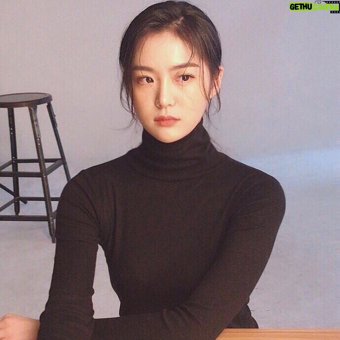 Kim Ye-ji - 1.3K Likes -