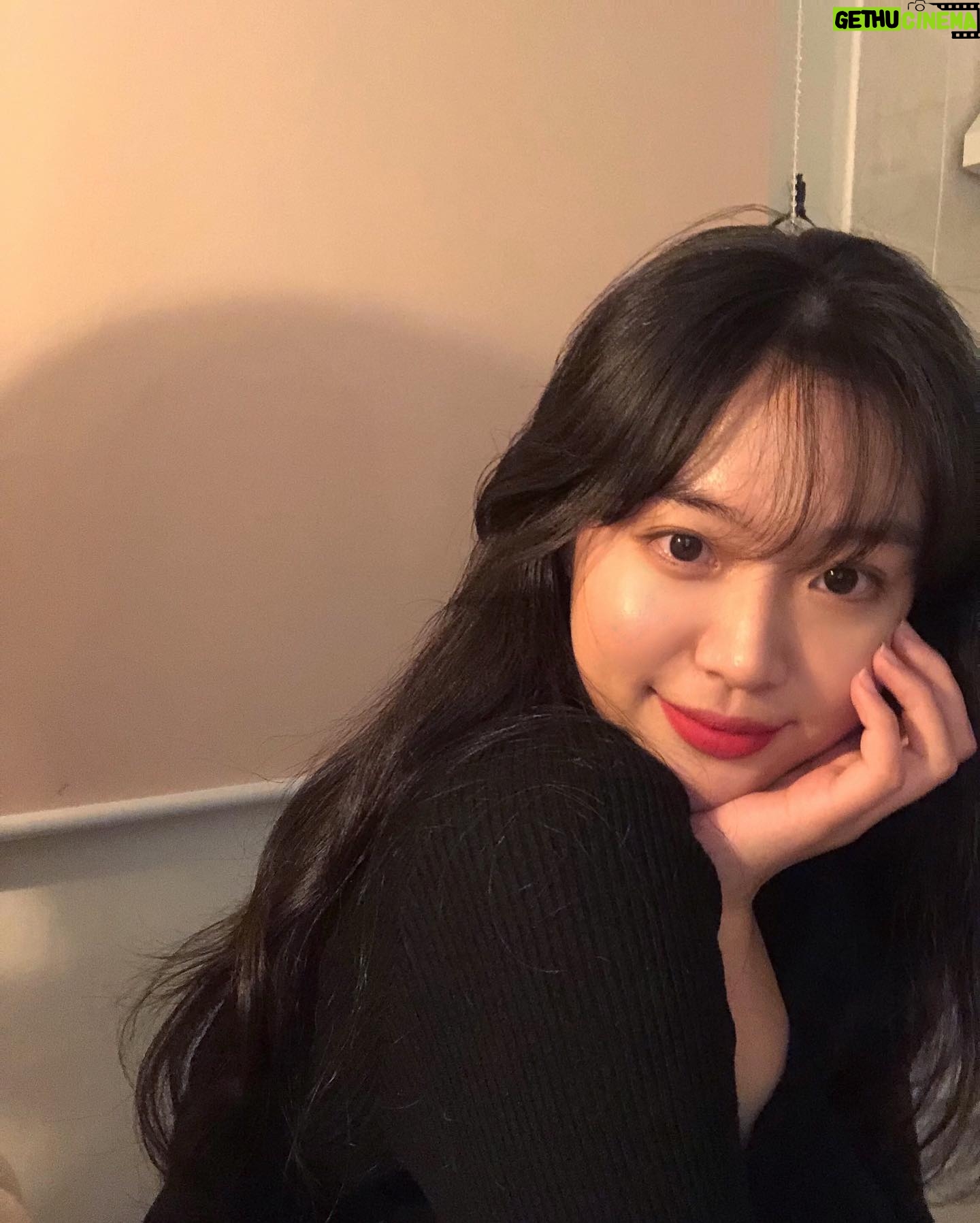 Kim Ye-ji - 1.6K Likes - 피드에 올려버리기🖤