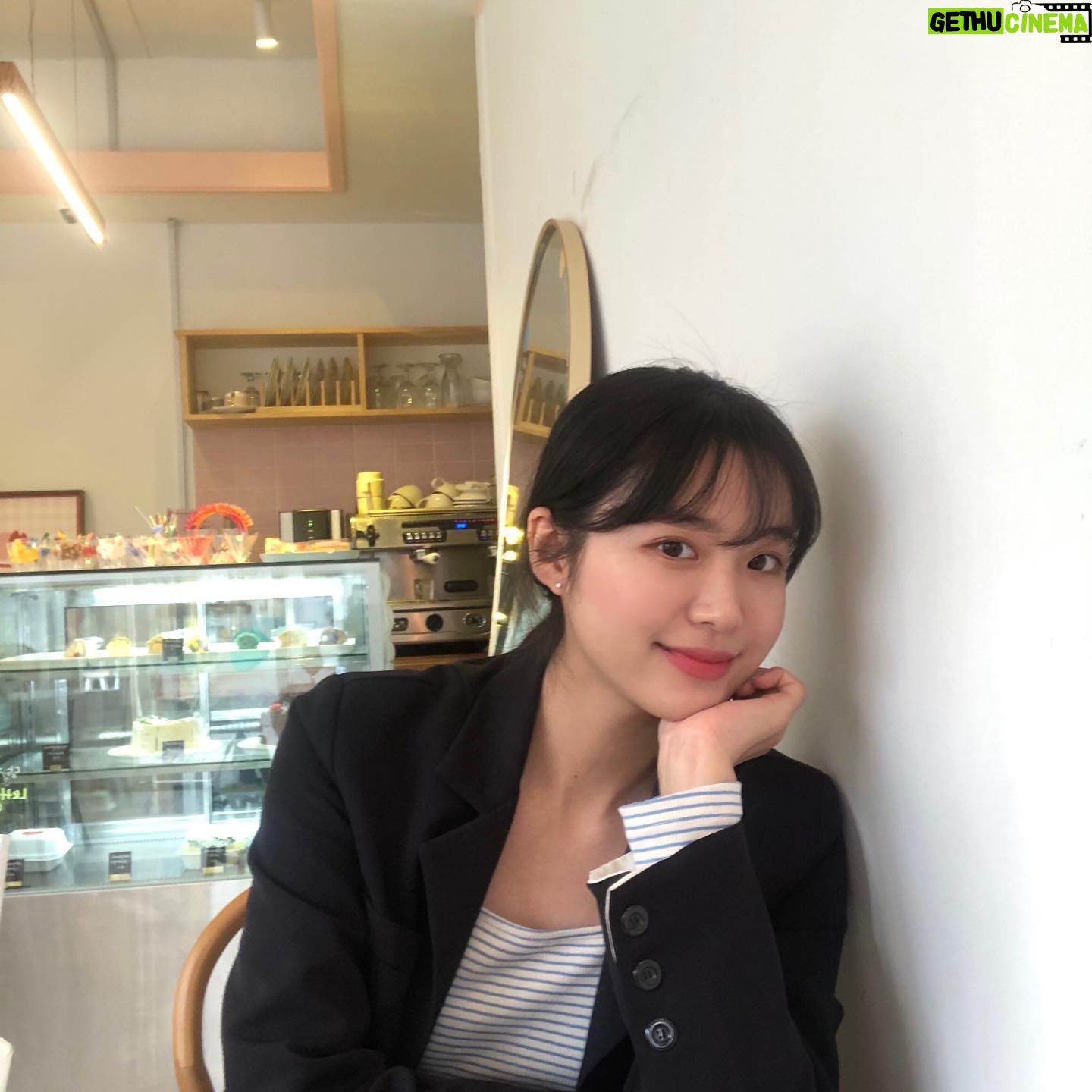 Kim Ye-ji - 1.4K Likes -