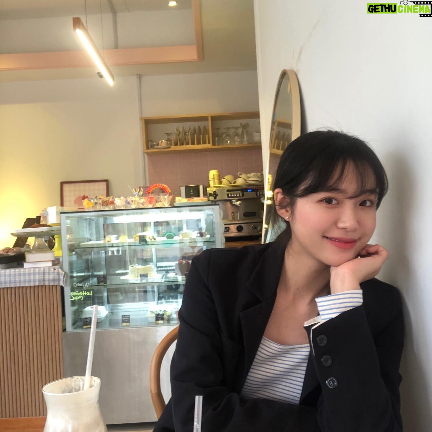 Kim Ye-ji - 1.4K Likes -