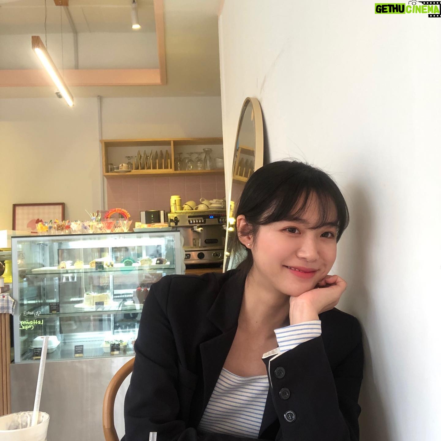 Kim Ye-ji - 1.4K Likes -