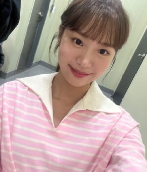 Kim Ye-ji Instagram - 오늘 밤 9시 보라!데보라💟
연보미입니다아💗

#보라데보라 #ena #첫방송 #연보미