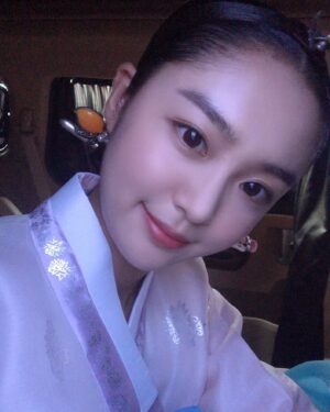 Kim Ye-ji Instagram - 윤숙의🙇🏻‍♀️💓
#tvn #철인왕후 #후궁 #윤숙의 #윤씨