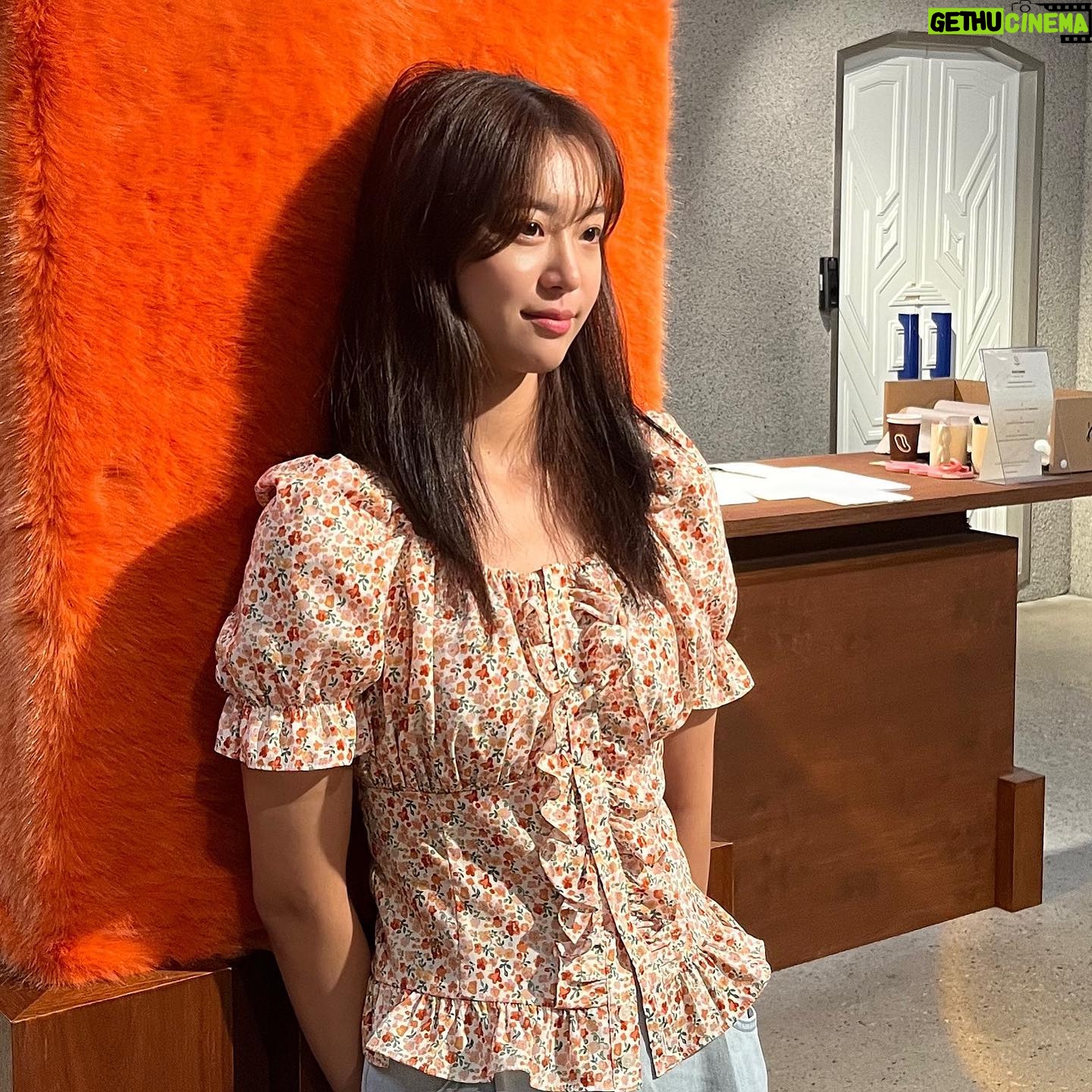 Kim Ye-ji - 1.7K Likes - 🧡