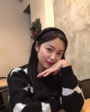 Kim Ye-ji Instagram - 🤍🖤