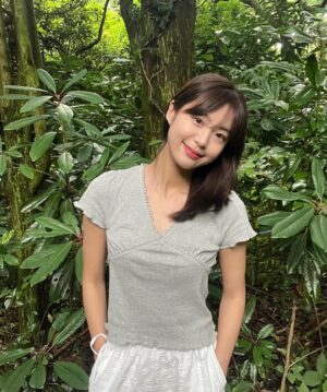 Kim Ye-ji Instagram - 🌳🍃🌿💚