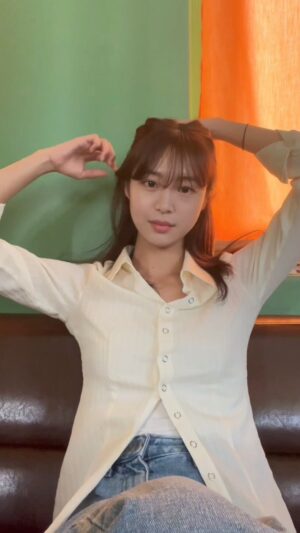 Kim Ye-ji Instagram - 머리를 묶어 말아👀🍯🤍