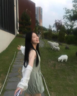 Kim Yi-kyeong Instagram - 여름향기 🌱