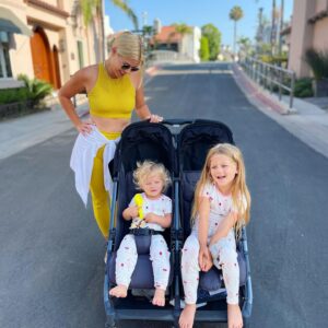 Kimberly Caldwell Instagram - Saturday morning 🍩 run
.
.
.
 @joovy @kickeepants