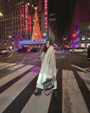 Kimberly Guerrero Instagram - 48 hrs of holiday spirit in nyc🌲

1 - radio city music hall @therockettes
2 - @newyorkpalace hotel
3 - my holidate
4 - elf on the plane
5 - gingerbread lattes @joeandthejuice 
6 - the window displays on @saks 5th
7 - magical drinks at @rolfsny
8 - @ralphscoffee   tree @rockefellercenter
9 - lights @hudsonyards
10 - dinner in soho at @apastabar

#travelitinerary #newyorkcity #christmasinnyc