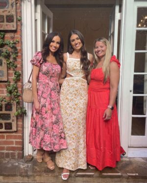 Kimberly Guerrero Instagram - it’s giving end of summer 🌙🌻