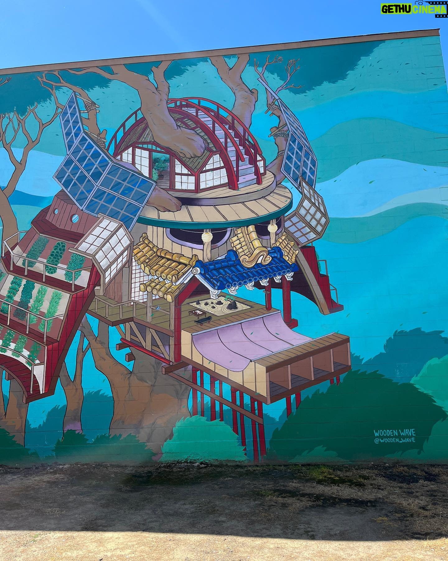 Kimie Tsukakoshi - 3 Likes - the greatest street library selection Iāve ever seen and other mems from the Bay Area š·š¦