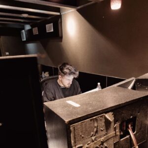 Kina Beats Instagram - before and after a studio session