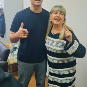 Kirill Turichenko Instagram - В рубрике вопрос-ответ в топе самых популярных был вопрос про дуэт с мамой!

Это видео засчитаем за дуэт?

@turichenkoekaterina 

#широкарека #дуэт