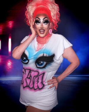 Kita Mean Instagram - Excuse me…. My eyes are down here!

A fun little shoot with @justtobyme in my fun tee from @dollywood!