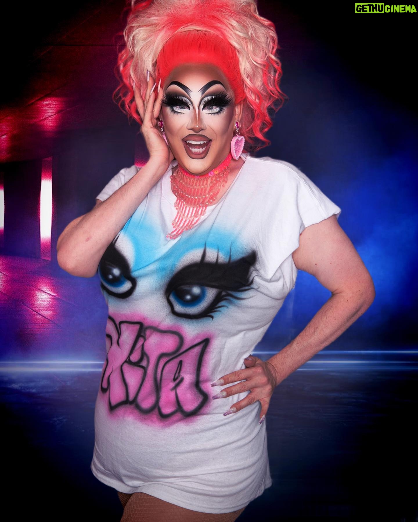 Kita Mean - 1.1K Likes - Excuse me…. My eyes are down here!
A fun little shoot with @justtobyme in my fun tee from @dollywood!