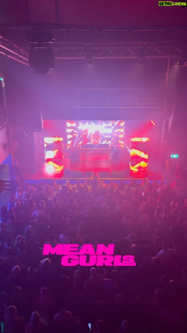 Kita Mean - 97 Likes - Our Spice Girls Dream Gig ❤️🪩💅👯
#spiceupyourlife #sportyspice #melc
Thank you @melaniecmusic and @audiology_touring for having us!
