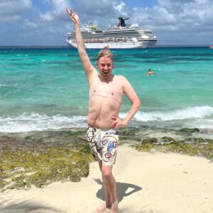 Kita Mean Instagram - Having the time of my life. Botched plastic surgery and all! If the shit I went through last year has taught me anything it is that you only live once. Take risks. Have fun. Be grateful. And love the person next to you.