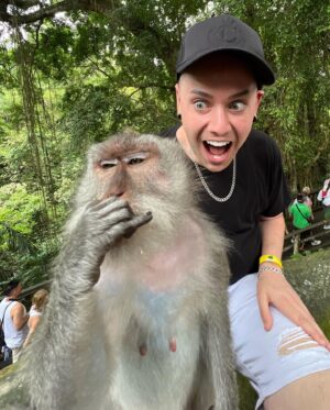 Kita Mean Instagram - Two mates in their prime! My trip to Bali has been so wonderful! A huge thank you @stonewall.bali for not only bringing me over to open their glamorous new venue alongside some of Bali’s best drag acts but also treating me like a queen and showing me this beautiful place. I am in love 😻