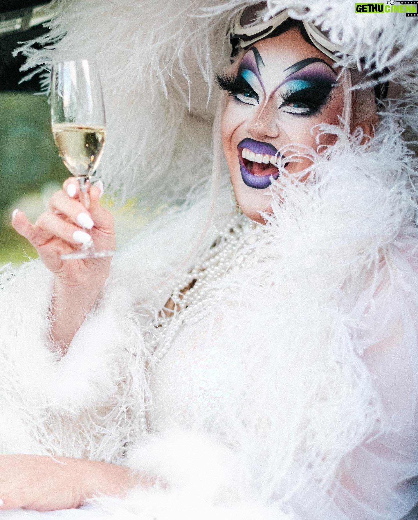 Kita Mean - 2.2K Likes - New research shows that 85% of LGBTQIA Kiwi travellers feel they need to consider their personal safety when picking their travel destination. Thankfully @bookingcom has teamed up with @winterpridenz to offer a place everyone can truly be #travelproud
This year Booking.com is introducing ‘Ride with Pride’, an exclusive SUV transfer service to get you to some of the most fabulous on-mountain events in safety, comfort and style including delicious apres-ski refreshments on your way home with all proceeds being donated to @outlineaotearoa You can also find the ‘Ride with Pride’ SUV on the slopes during Pride for more opportunities to donate to this incredible organisation!
This fabulous VIP bookable experience is first-come, first-served! So, come and take a ride! Head to Booking.com now to find out more. (link in bio)