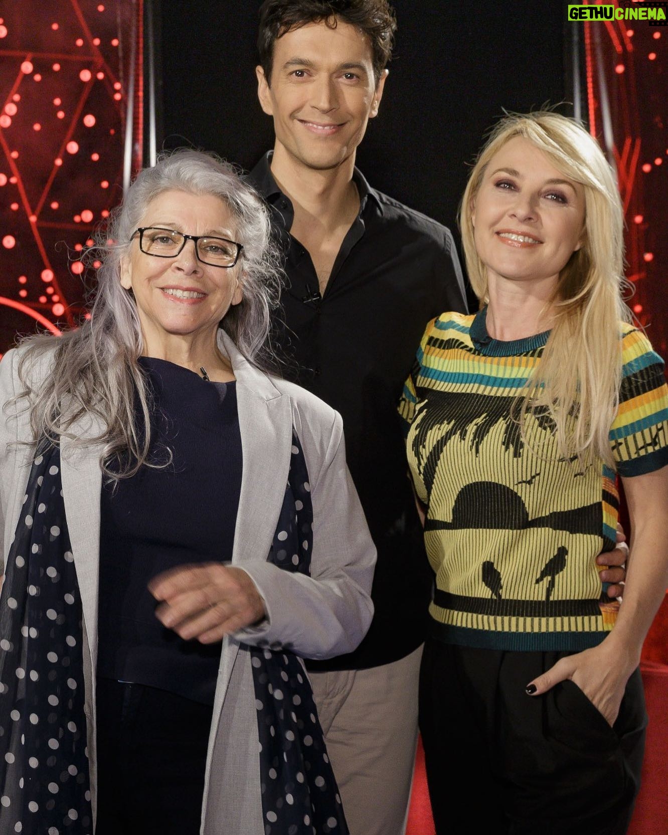 Kiti Mánver - 332 Likes - Con nuestra anfitriona Cayetana Guillén Cuervo mañana en RTVE