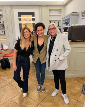 Kiti Mánver Instagram - Qué buena tarde, proyección en la Academia de Cine de María Lejárraga de Laura Hojman y la fortuna de conocer a mi admirada Sheila Blanco que también vino a ver este magnífico documental que compite en los Goya de este año. Altamente recomendable por la reivindicación de esta dramaturga, política (de las buenas) y polifacética mujer feminista, sepultada bajo un seudónimo