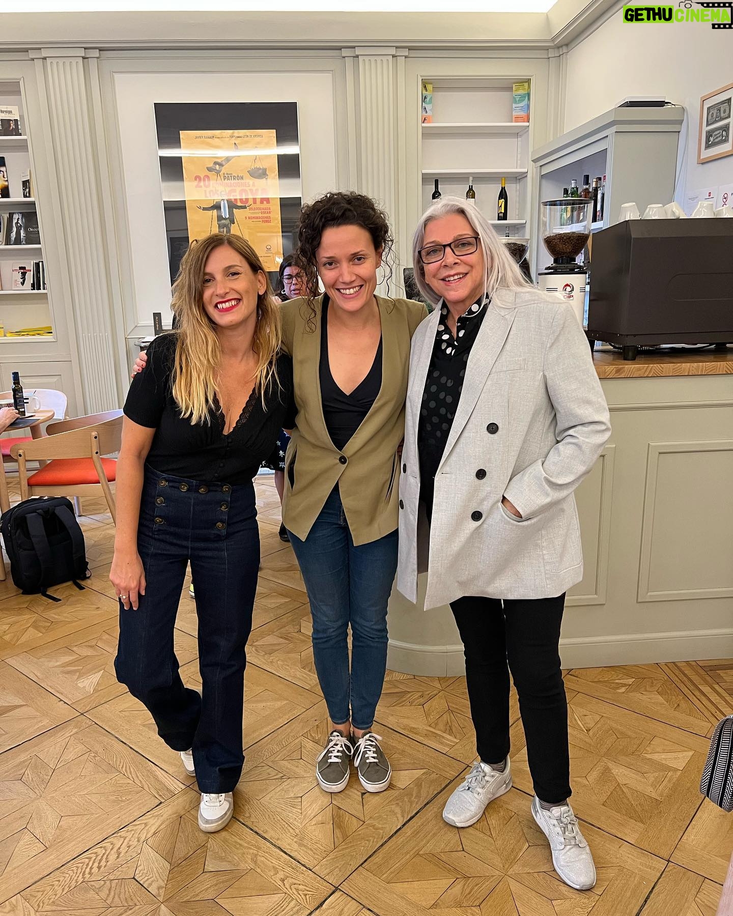 Kiti Mánver - 308 Likes - Qué buena tarde, proyección en la Academia de Cine de María Lejárraga de Laura Hojman y la fortuna de conocer a mi admirada Sheila Blanco que también vino a ver este magnífico documental que compite en los Goya de este año. Altamente recomendable por la reivindicación de esta dramaturga, política (de las buenas) y polifacética mujer feminista, sepultada bajo un seudónimo