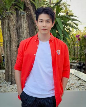 Kittikun Tansuhas Instagram - เบื่อแล้วหน้าเด็ก แต่อยากเป็นเด็กในใจเธอได้ป่าว😳 
#หน้าเด็กอย่างมีสไตล์ 🤔💙
#smileyhound
#smileyhoundmybestbuddy #smileyhoundss24
#smileyhoundupintheair
#smileyhoundcrew