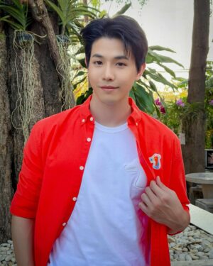 Kittikun Tansuhas Instagram - เบื่อแล้วหน้าเด็ก แต่อยากเป็นเด็กในใจเธอได้ป่าว😳 
#หน้าเด็กอย่างมีสไตล์ 🤔💙
#smileyhound
#smileyhoundmybestbuddy #smileyhoundss24
#smileyhoundupintheair
#smileyhoundcrew
