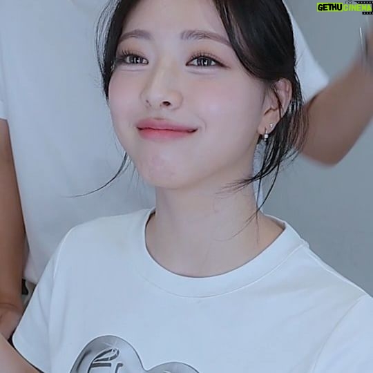 Kiu - 199.8K Likes - 난 촬영만 했는데 세금 2배로 내라는 댓글 왜케 많아..