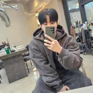 Kiu Instagram - 오늘 자고 일어났더니 구독자가 150만명이 되었더라구요 :) 이래저래 행복한 요즘입니다. 과분한 사랑(?) 감사합니다. 다들 행복한 하루 되세요