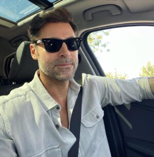 Kıvanç Kasabalı Instagram - Yepyeni bölümler için yola çıktık 😉
Sizce bu sezon nerelere gelelim  @sehirdenuzaktatrt