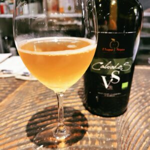 Kiyono Yasuno Instagram - 🍸
・長野のシードル
・山口の天美(🍇‼︎)
・Calvadosの紅玉りんごジュース割り。