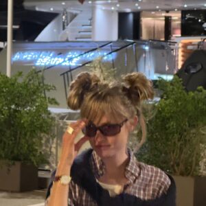 Klara Kristin Instagram - Primo summer dump 

1. Hair style inspired by legendary Linse aka Lenina Coleman 

2. An everyday evening in “La tour” Montreuil 93100

3. My new friend at the traiteur, Les Lilas. 

4. About Eudaimonia and the stoic triangle of happiness. 

5. Current obsession with Hello Kitty. Now I got a lamp 😍 

6. An old photo that I love, taken on one of the many walks I had with Michella Bredahl. 

7. About my living at Falster, Denmark 

8. Bed room of my dreams, Hotel Monica, Ærø (DK) 

9. Vibes in Saint-Tropez 

10. Simple livingl