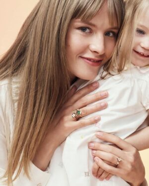 Klara Kristin Instagram - Happy Mothers Day 🥰❤️ thank u Louis Vuitton family for taking our portrait for this special day 🫶