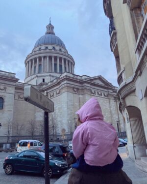 Klara Kristin Instagram - Some vibe and food from the days in Paris 

1. A fan of MIU MIU 
2. My foot 
3. An incredible café latté at Rue Oberkampf
4. My sister and I 
5. Cute morning at Residence Henri IV 
6. Obsessed with vegetables I bought at the market 
7. Bobbie Celeste and Daddy Toby 
8. The specialty of Michella Bredahl 
9. Bobbie Celeste running in her suite 
10. The bed of Michella