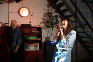 Klára Vytisková Instagram - EP V    promítačka & párty💫💖

Supported by @winegeek_cz & @zrno_zrnko 🍾🍞
Díky všem co dorazili, moc to pro mě znamená🫶

📸 @lucie_lcuie