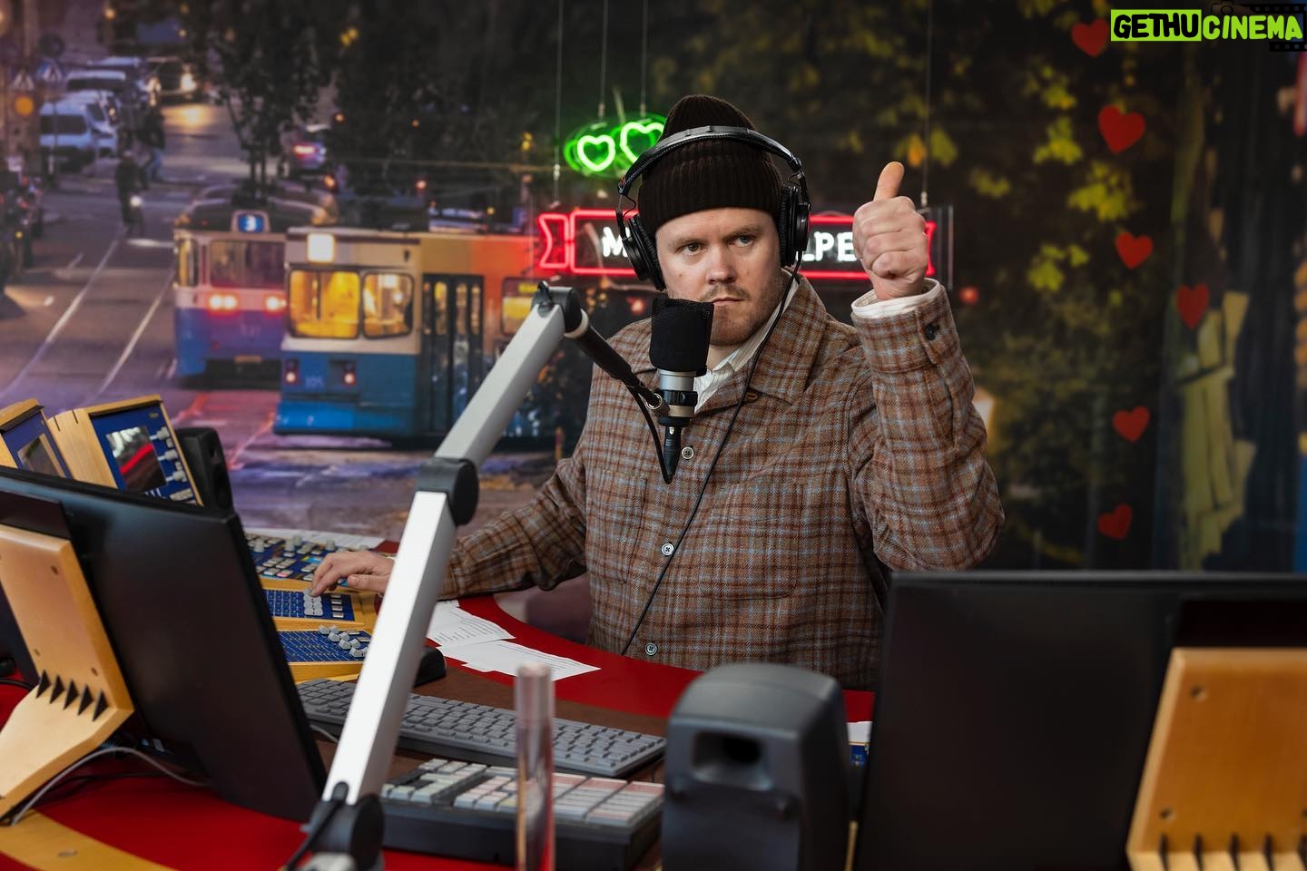 Klas Eriksson - 23.2K Likes - Gud fƶrbannat vilket tack ni alla ska ha! Ni som jobbat med musikhjƤlpen, alla gƤster och inte minst alla ni som engagerat och stƶttat. Otroliga!
Kan ni fatta att Leifs uppstoppade skabbrƤv gick loss fƶr 600 000kr!?
Nu ska jag bearbeta detta i nĆ„gon mĆ„nad ā¤ļø