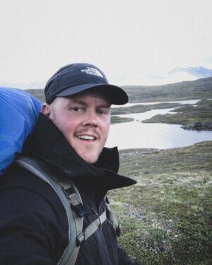 Klas Eriksson Instagram - Hej!

Nu ska jag ta bort sociala medier och en massa andra appar under 30 dagar då jag upplever att det tar upp mycket av min tid och fokus. 
Jag är så nyfiken på att se vad ett mindre telefonanvändande kan göra med mitt mående. 
Med det sagt så når man nu mig bäst genom ett telefonsamtal eller ett mail.

Ha det gott så länge! Hoppas alla får en fin start på det nya året ❤️🙏