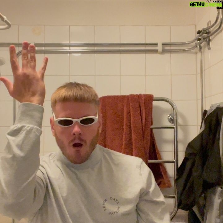 Klas Eriksson - 40.3K Likes - Sverige. Ni har aldrig varit tryggare. Ni vet inte om det bara. Jag finns fƶr er.