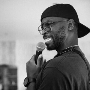 Kodjo Akolor Instagram - Lite bilder från mitt senaste gig på @havspiren i Norrtälje. Jag kommer att köra en del där under sommaren så att allt material är klart inför turnén i höst. Tack till alla som var där i onsdags och tack @jannewesterlund för en jävligt rolig kväll!!!
📸 @ebbarphotography
