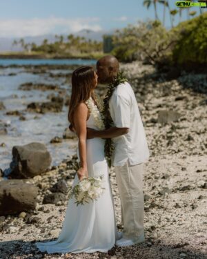 Kodjo Akolor Instagram - One of the most beautiful moments of our lives - thank you @couplecups for capturing it all 🤍 #vowrenewal #secondwedding #hawaii