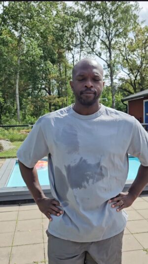 Kodjo Akolor Instagram - Ett nytt meddelande från Ordförande för badkrukornasruksförbund.  Finns det fler "tips" så kan ni lägga till dem i kommentarerna😬#Fyyyyyfaaaanvadkallt