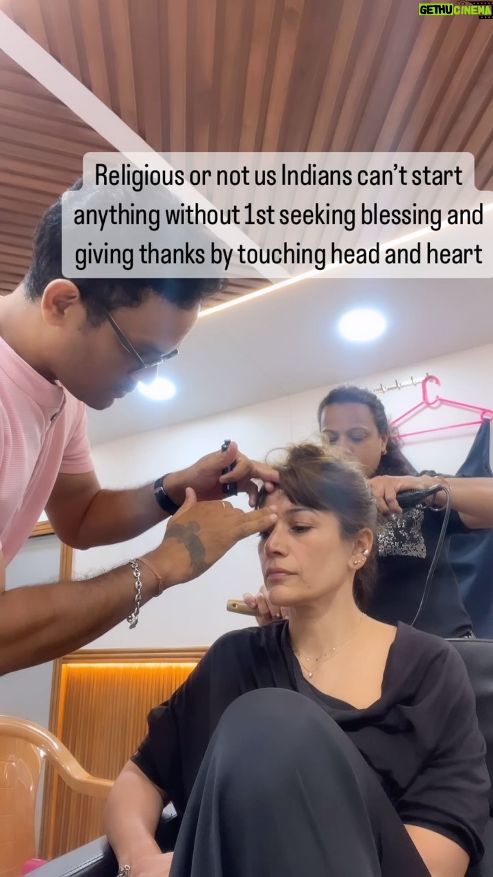 Koel Purie - 231 Likes - On set in my happy place
#gratitude @dharmaticent
@collindcunha
@panchamighavri
@sushildoesmakeup