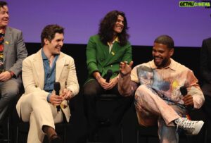 Kola Bokinni Instagram - L.A with my favourite humans!🌴 

Until next time 💋 #tedlasso #fyc