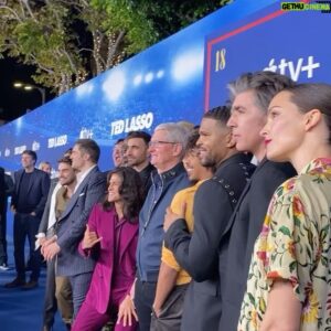 Kola Bokinni Instagram - Last night we got to celebrate and break bread at the premier of #tedlasso season 3 
I hope you enjoy it because I love everyone init ❤️💙🎥

Out March 15th