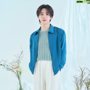 Kondo Yohdi Instagram - Twitterでは昨日発表したんですが
この度、ダンス&ボーカルグループ
『Darli'a(ダリア)』のメンバーとして
活動することになりました！

そして名前を『こんどうようぢ』から
本名の『近藤耀司』にすることにしました。
でも読みはようぢ［YOHDI］だから
そのままようぢくんでも耀司くんでも。

自分でもびっくりだし、
皆を驚かせてしまったかも知れないけど
芸歴14年目で30歳になって
今後についてずっと悩んでて
なんか生きてるって感じがしなくて
このお話をいただいた時は
正直、恥ずかしながら歌って踊ることは
上手い上手くないは置いといて好きだし
自分でもやりたいなってずっと思ってたけど
年齢もあるしもう諦めるしかない夢だと
思ってたから凄く嬉しかった。
ファンの皆や世間の人がどう思うのかとかも
正直怖かったけど自分の人生だし、
どう思われようともDarli'aのメンバーとして
メンバーの皆とそしてファンの皆、
ファンネームは『&honey(アンハニ)』だよ
アンハニの皆と夢を追いかけるよ。
最近俺を推してても現場もないし、
一緒に追いかける夢もなくて
応援できなかったと思う。本当にごめん。
でもこれからは一緒に歩いて行こうね。

今は毎日1stLIVEの為にレッスンしてて
生きてるーーって感じがするし
メンバーの皆も新メンバーの皆も
凄く優しいし面白いしかわいいし素敵だし
慣れないことで体は毎日筋肉痛で
ボロボロだけど楽しい毎日です。

1stLIVE『光であり続けるために』が
4/2(日)にあるから皆、観に来てね。
チケットの詳細はTwitterを見てください。
本日3/12(日)20:00〜チケット抽選販売です。

俺は俺で何も変わらないし
いつでも皆のダーリンだよ
(いつから皆のダーリンやねん)