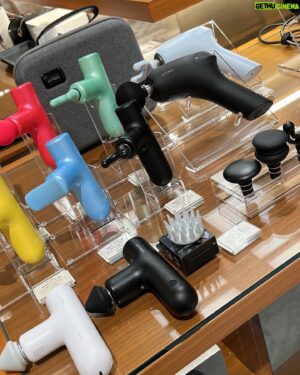 Kondo Yohdi Instagram - 8月16日(水)～8月31日(木)まで伊勢丹新宿店
メンズ館1Fコスメティクスで開催されてる
MYTREXのポップアップストアに
お邪魔させていただきました。

ハンディガンのパイオニア的存在のブランド
MYTREXの最新光美容器
ムダ毛＆美肌ケアを実現する
「MYTREX MiRAY」を体験してきたよ
これ1台で2役だからめちゃお得感。
ムダ毛ケアは月に数回くらいしか使わないけど
その空いてる間に美肌ケアできるから
凄くいいと思った。全く痛くないし(個人差はある)

気になる人は今無料で体験できるから
ぜひ、行ってみてくださいー！

あとハンディガン小さくても威力すごくて
ライブの時とかにめっちゃいいってなった。

#マイトレックス #PR #ボディケア
#光美容器 #MYTREX #MiRAY